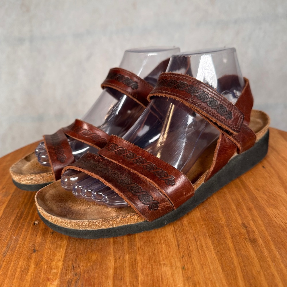 Naot Sandals Women 40 Brown Leather Good Embossed Strappy Cork Wedge 0814